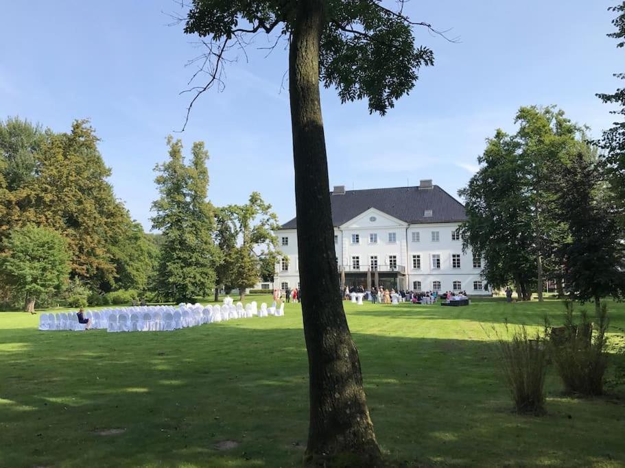 Stilvolles Reetdachhaus Coastline An Der Ostsee Groß Schwansee Kültér fotó